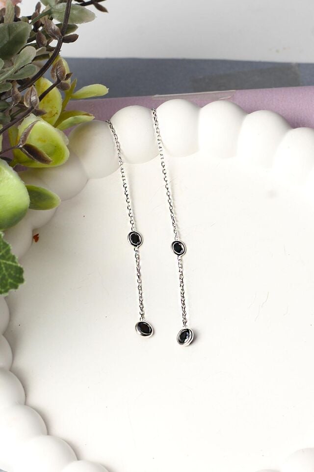 Zincir Küpe Siyah Taşlı Geçmeli Sallantılı 925 Ayar Gümüş Küpe