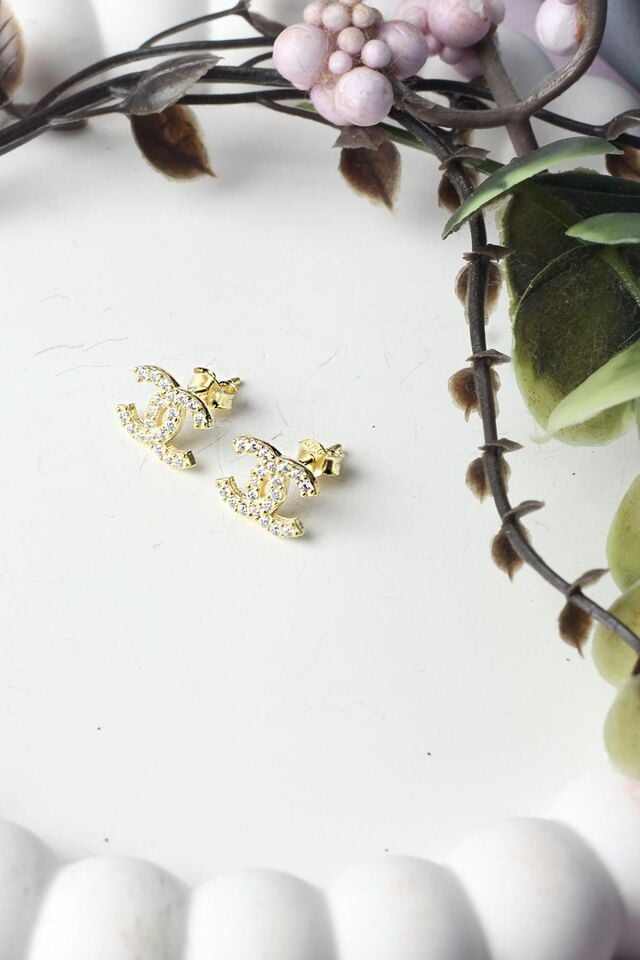 Küpe 925 Ayar Zirkon Taşlı Çivili Geçmeli Küpe