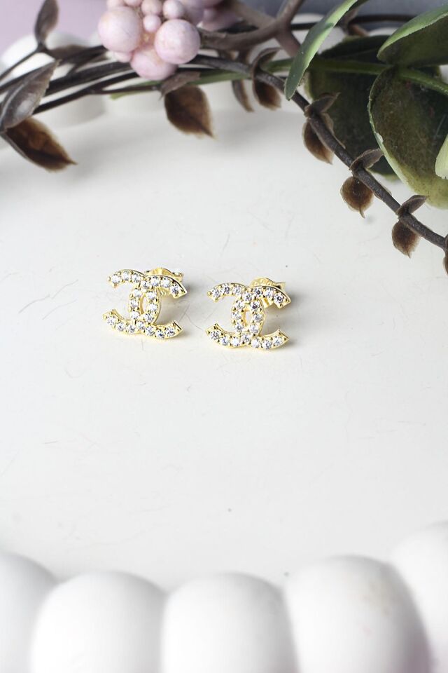 Küpe 925 Ayar Zirkon Taşlı Çivili Geçmeli Küpe