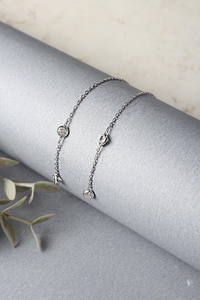 925 Ayar  Gümüş;Küpe Tektaş Zincir 925 Zirkon Taşlı Sallantılı Geçmeli Küpe