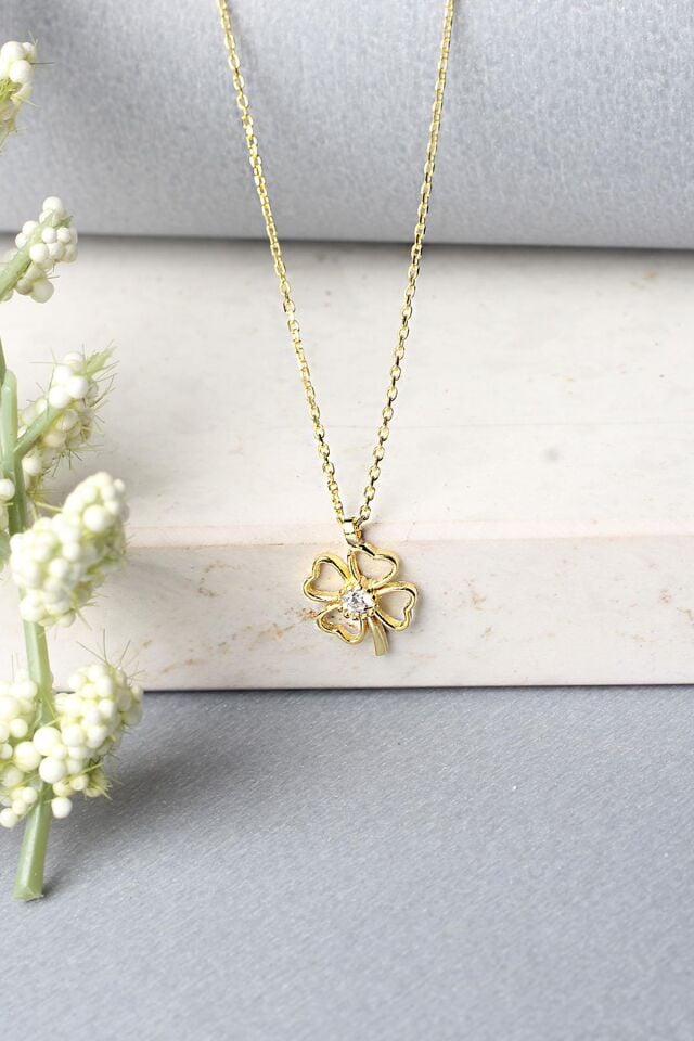 Yonca Kolye Gümüş Zirkon Taşlı 925 Ayar Gümüş Kolye