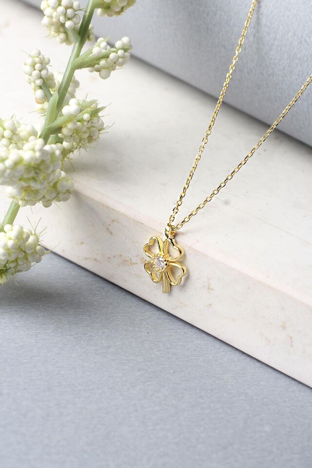 Yonca Kolye Gümüş Zirkon Taşlı 925 Ayar Gümüş Kolye