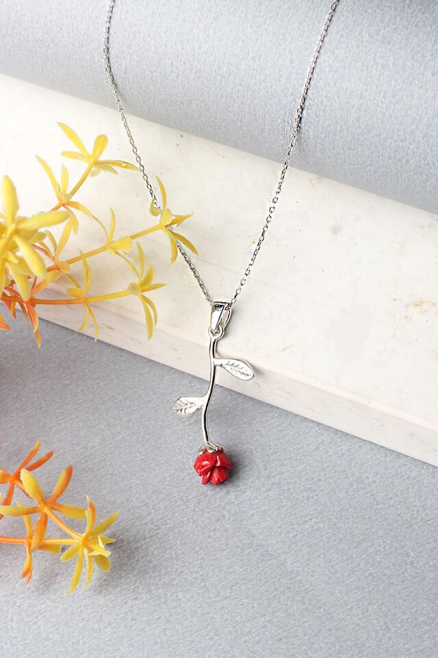 Gül Kolye Kadın 925 Ayar Gümüş Kırmızı Taşlı