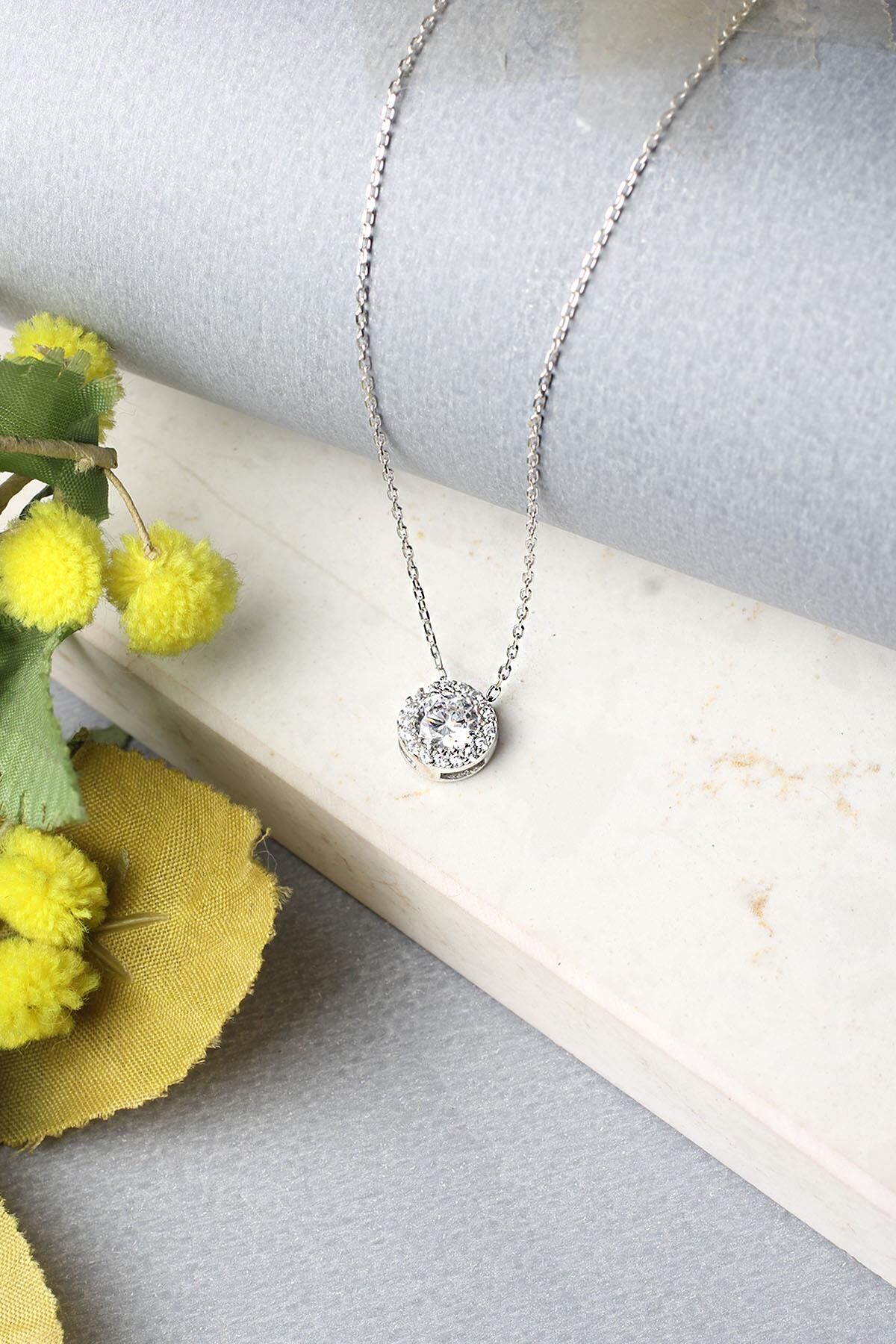 Tek Taş Kolye Gümüş Yuvarlak Zirkon Taşlı 925 Ayar Gümüş Kolye