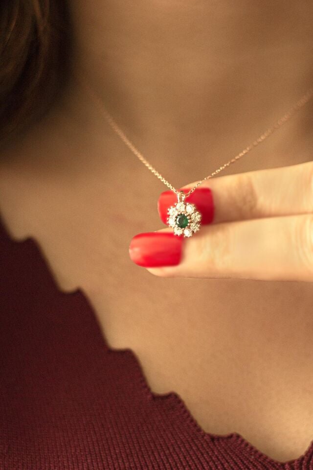 Yuvarlak Zümrütlü Kolye - Rose