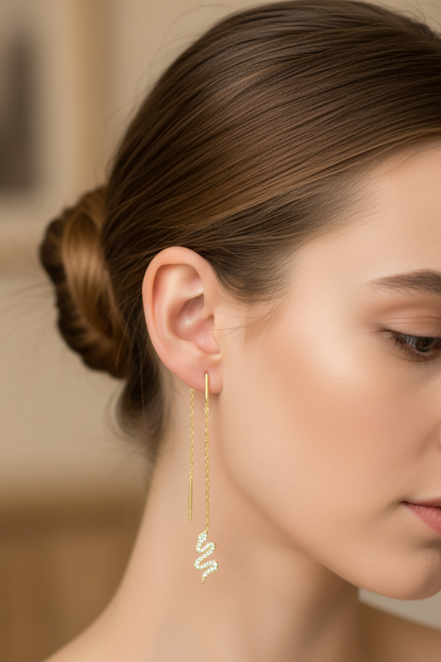 Yılan Model Sallantılı Zirkon Taşlı Gümüş Küpe