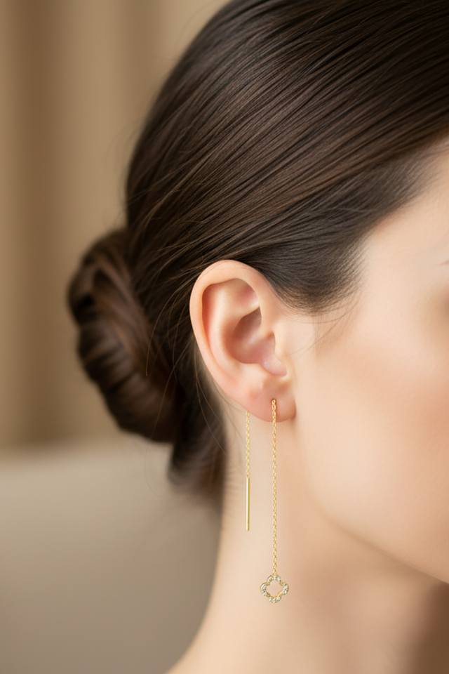 Yonca Model Sallantılı Gümüş Zincir Küpe