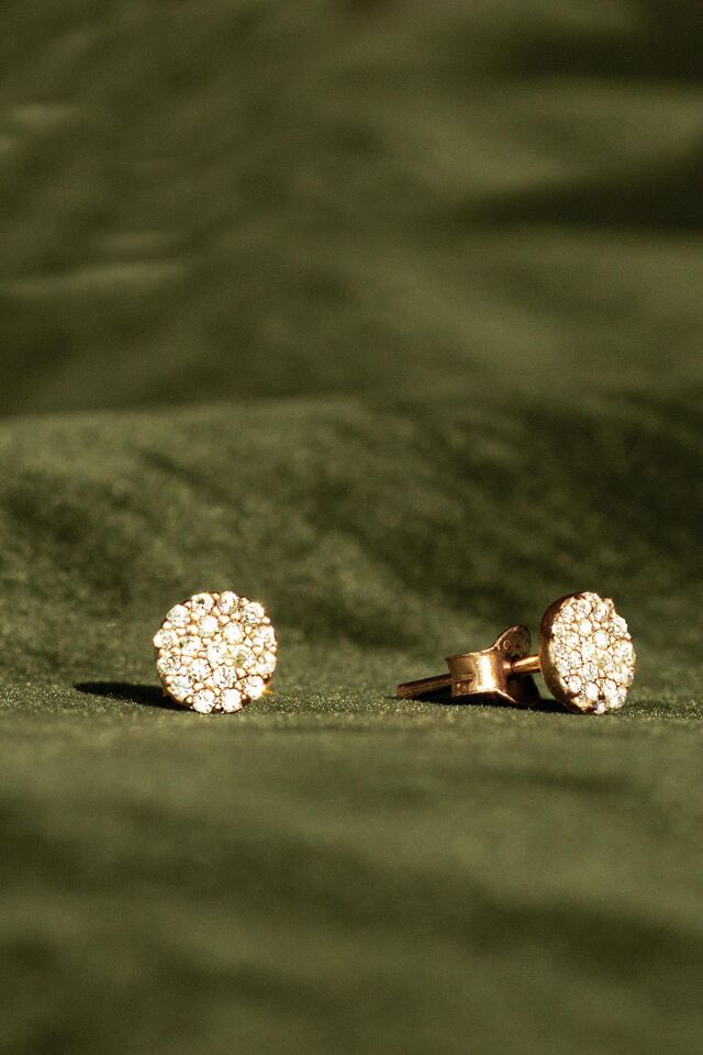 Yuvarlak Beyaz Taşlı Minik Gümüş Küpe -Rose