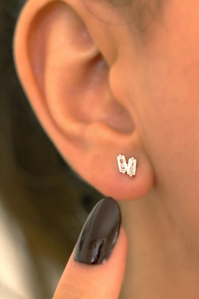 Gümüş Rengi Baget Taşlı Küpe