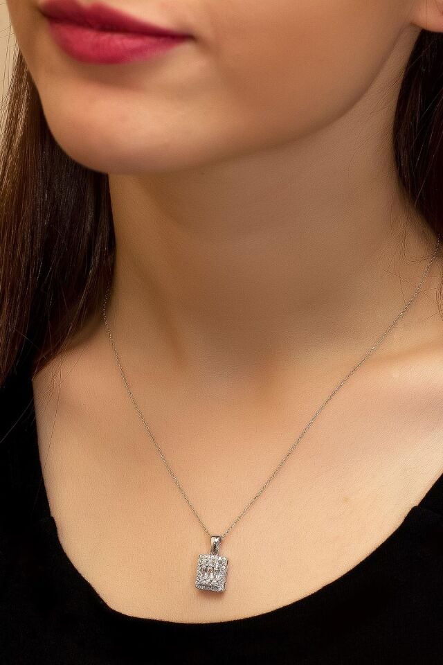 Baget Taşlı Pırlanta Model Gümüş Kolye-Gümüş Rengi