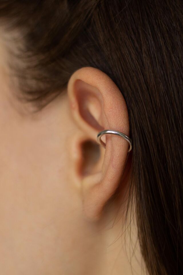 Gümüş Rengi Taşsız Kıkırdak Küpe