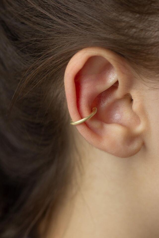 Sarı Renk Taşsız Gümüş Kıkırdak Küpe