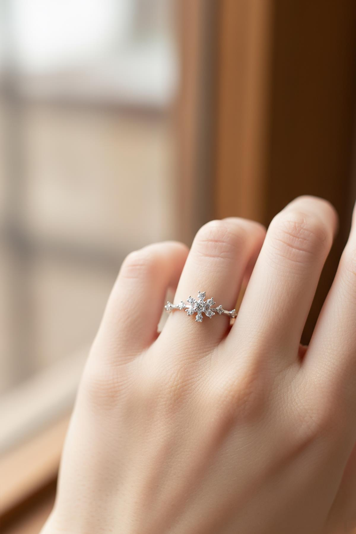 Kadın 925 Ayar Gümüş Ayarlanabilir Tektaş Yüzük