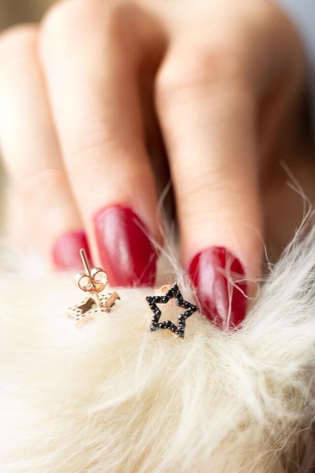 Siyah Taşlı Yıldız Gümüş Küpe-Rose