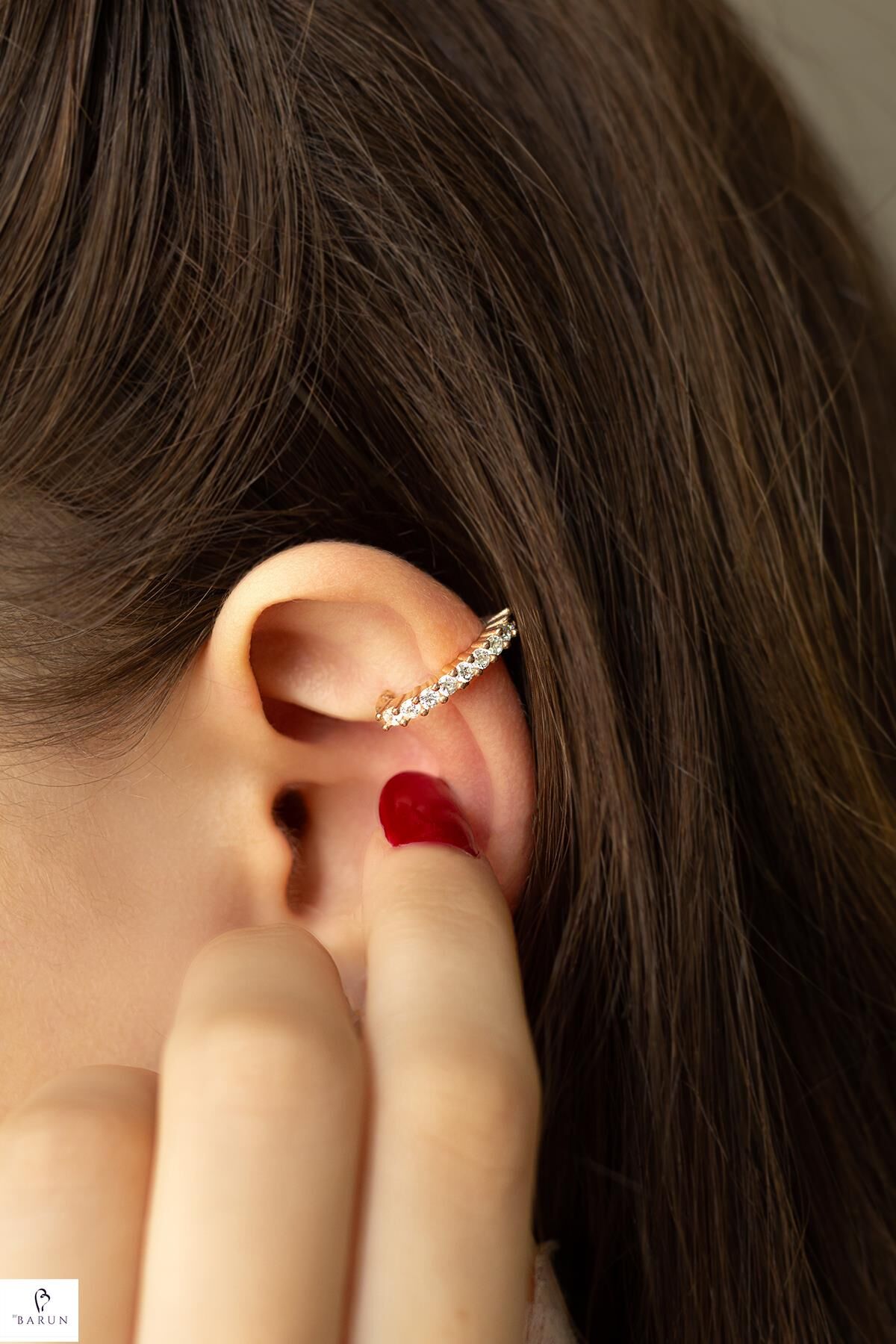 Beyaz  Yuvarlak Taşlı 925 Ayar Gümüş Halka Kıkırdak Küpe