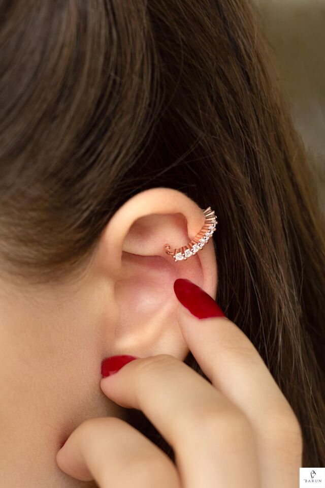 Beyaz  Yuvarlak Taşlı 925 Ayar Gümüş Halka Kıkırdak Küpe