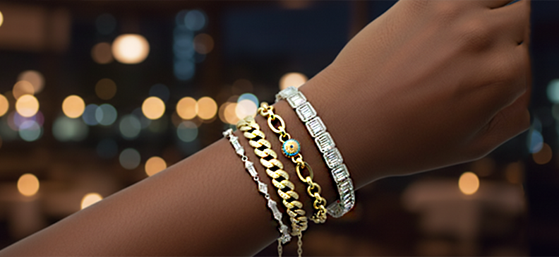 <h4>GÜMÜŞ BİLEKLİK</h4> <p>Gümüş bileklik ile stiline uyumunu kombinle...</p><button> İNCELE </button>